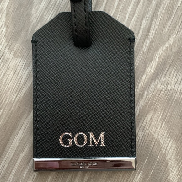 Michael Kors Men Kamden Leather Luggage Tag - Picture 6 of 11